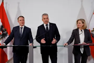 Jednání o trojkoalici v Rakousku ztroskotala, dvě strany ale rokují dál
