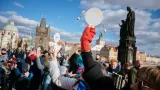 Účastníci průvodu si vyrobili chrastítka