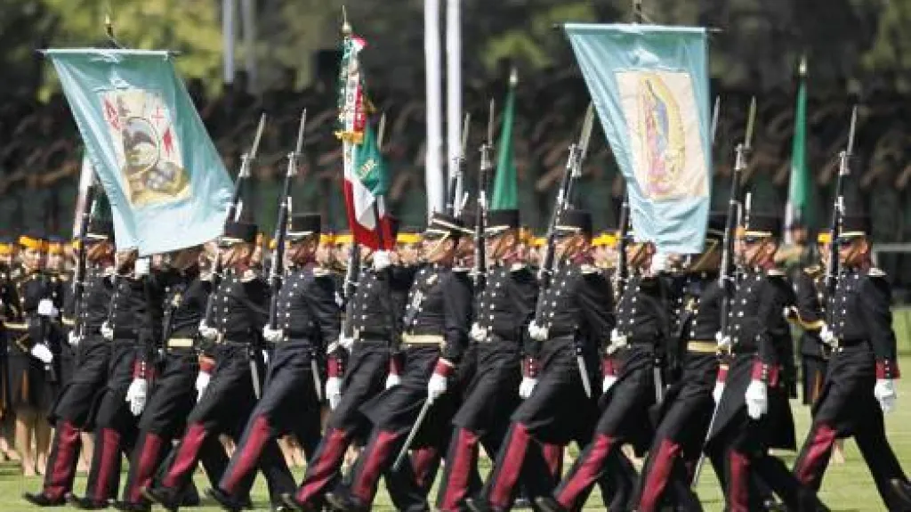 Španělsko vrátilo Mexiku dvě vlajky z dob boje za nezávislost