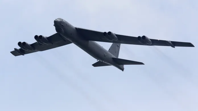 Bombardér B-52