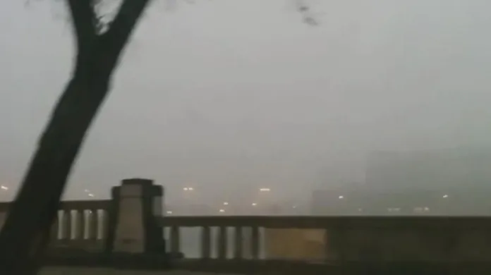 Vyhlídka na Krakov během smogové situace