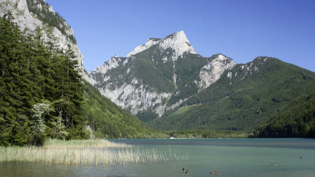 Rakouské Alpy v oblasti městečka Eisenerz