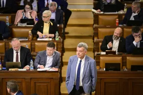 Bez konkrétních závěrů. Schůze sněmovny k bitcoinové kauze byla přerušena