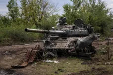 Rusové ztratili tisíce tanků a renovují stroje ze studené války. Zásoby jim vydrží ještě roky, tvrdí experti
