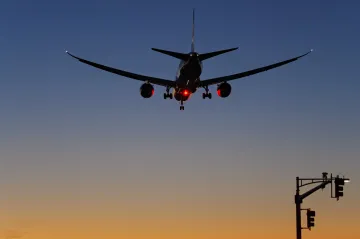 Soud zrušil s odkladem povinnost samoizolace po návratu ze zemí s vysokou mírou rizika nákazy