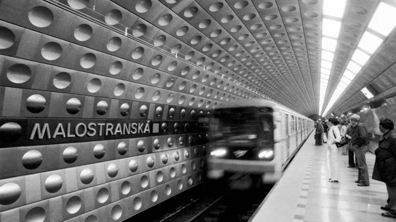 S trasou A zahájily provoz také soupravy 81-71