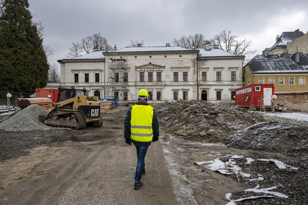 Přestavba paláce, který si nechal v 19. století postavit jako rodinné sídlo továrník Johann Liebieg mladší, začala loni v září