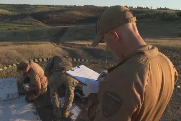 Z vojáka zůstal malíček. Dobrovolníci na Ukrajině identifikují těla padlých