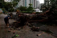 Tajfun Saola zasáhl jih Číny. Jeden člověk zemřel, výzvu k evakuaci dostal téměř milion lidí
