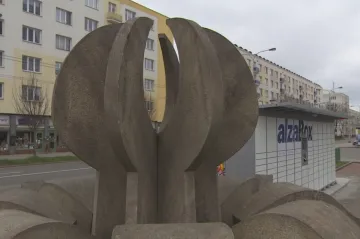 Výdejní boxy vedle památek dráždí. Radnice řeší, co s nimi