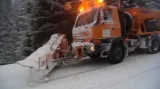 NO COMMENT: Sníh zasypal silnice v Krušných horách