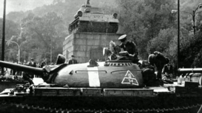 Černá vlajka na tanku č. 23; 21. srpen 1968