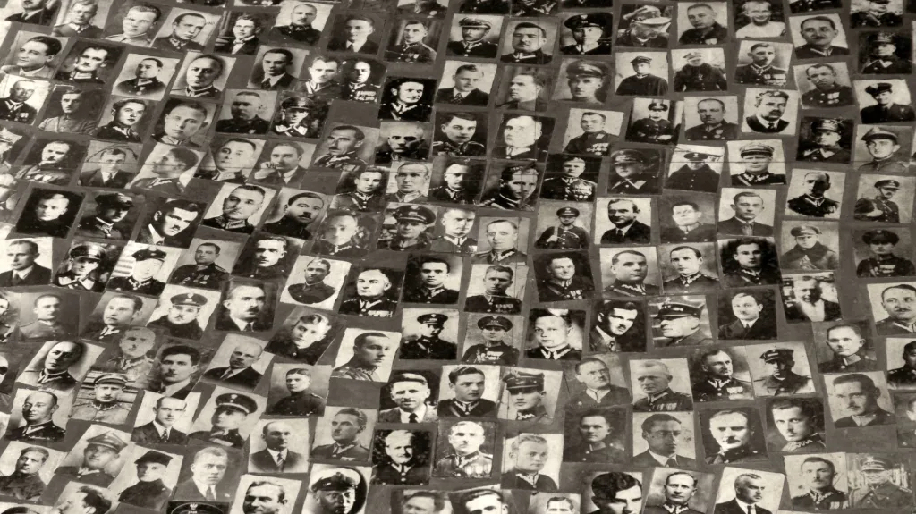 Fotografie polských obětí z Katyně