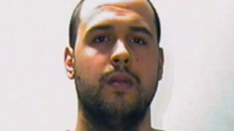 Útočník v bruselském metru Khalid Bakraoui na fotografii zveřejněné Interpolem