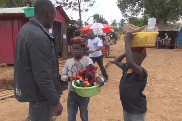Konžanům pomáhá přežít chov morčat, Člověk v tísni je učí základní věci