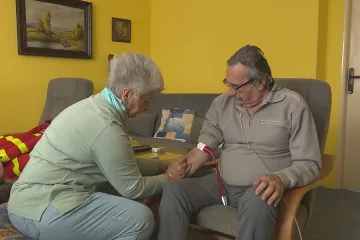 Od dubna se zvýší příspěvky na péči. Chybí ale sestry, které dojíždí za pacienty