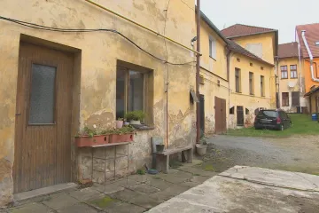 Přihoďte peníze, vyzývá opozice vládu kvůli programu na podporu bydlení