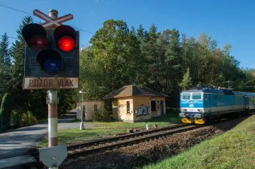 Vlaky u Soběslavi se přesunou k dálnici. Začala stavba přeložky do Doubí, dopravu zrychlí i zjednoduší