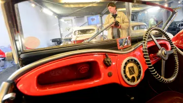 Z výstavy automobilů Jawa v Národním technickém muzeu