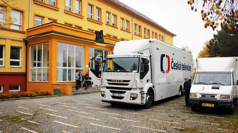 Přenosový vůz ČT na akci Jak se dělá televize v roce 2012