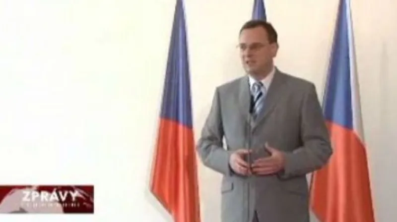 Premiér Nečas o možné korupci věděl už dříve