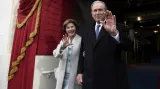 George W. Bush s ženou Laurou přijíždí na Trumpovu inauguraci před Kapitol