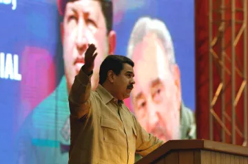 Běžte k urnám, nebo budete bez jídla, varuje venezuelská vláda. Opozice volby bojkotuje