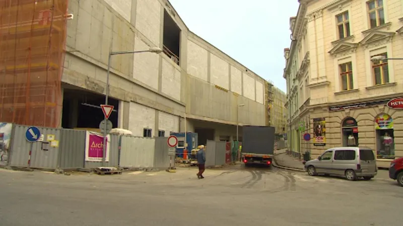 Stavba obchodního centra v Jablonci
