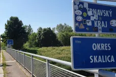 Pandemie ve světě: Slovensko zintenzivňuje hraniční kontroly, Francii může zasáhnout čtvrtá vlna 