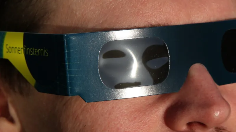 Speciální brýle pro pozorování zatmění