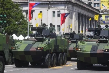 Čína tvrdí, že prodej amerických zbraní Tchaj-wanu přibližuje hrozbu války