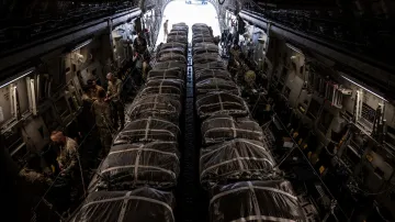 Letadlo amerického letectva s humanitární pomocí pro Gazu (29. 3. 2024)