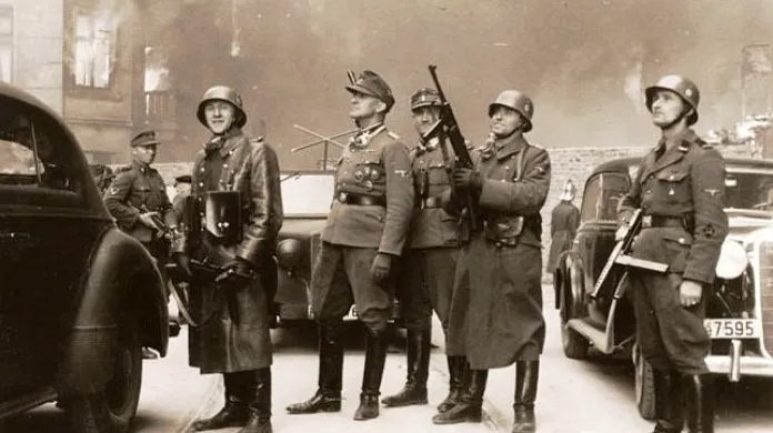 Vojáci SS v průběhu povstání