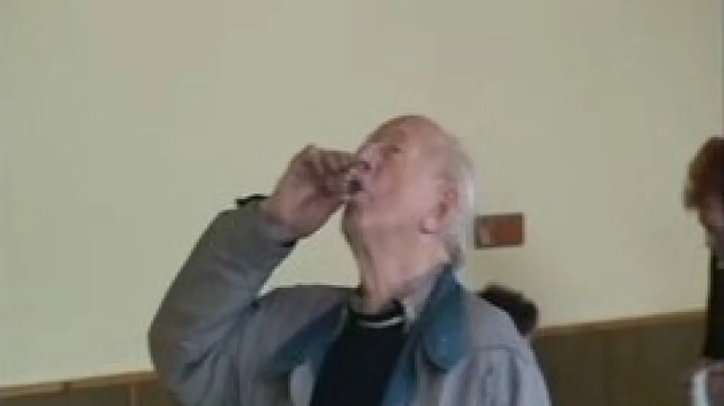 Košt slivovice v Loučce na Valašsku