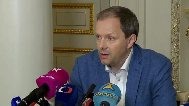 Události: Na Hrad už dorazila žádost na Chládkovo odvolání