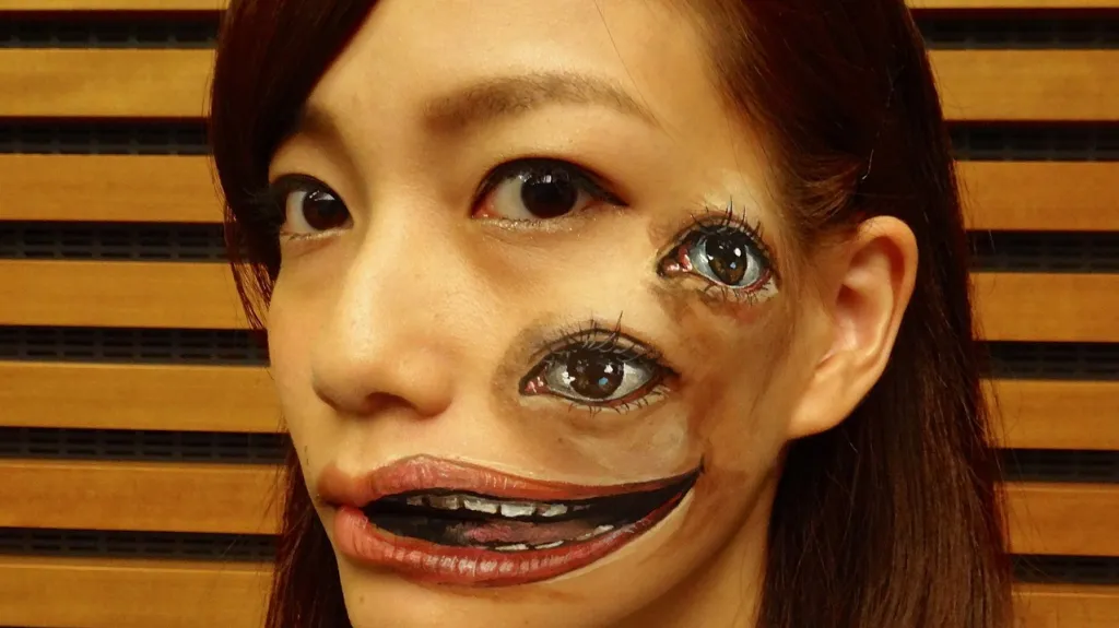 Body painting / Hikaru Cho