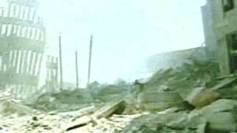 Trosky po zničení dvojčat v roce 2001