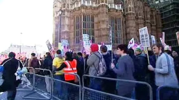 Protesty proti zvyšování školného