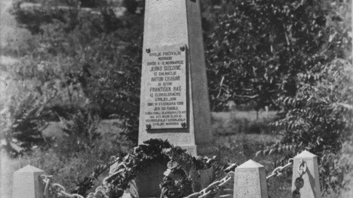 Pomník popraveným v Kotoru