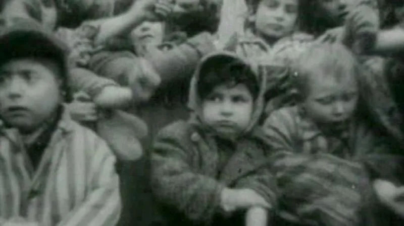 Židé v koncentračním táboře