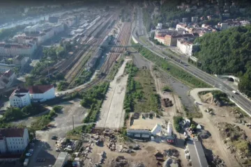 České dráhy přišly při prodeji pozemků na Smíchově o více než miliardu. Obchodem se zabývají soudy