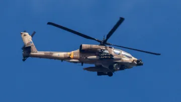 Izraelská helikoptera Apache nad Gazou
