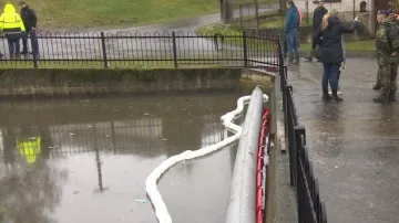 Unik ropné látky do Popůveckého potoka