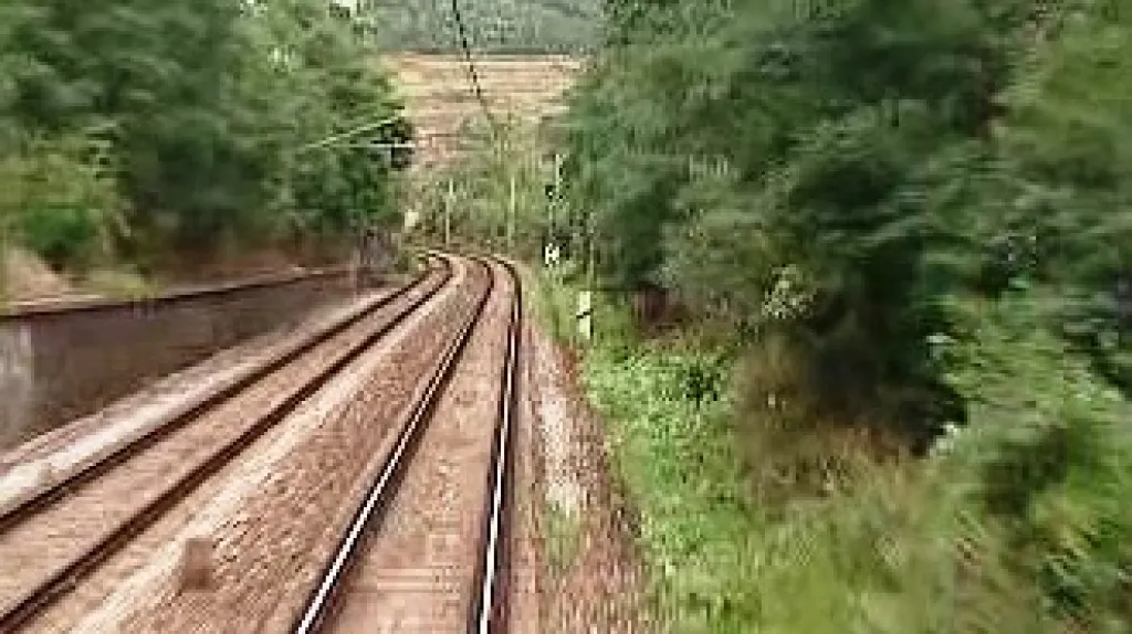 Zarostlá trať