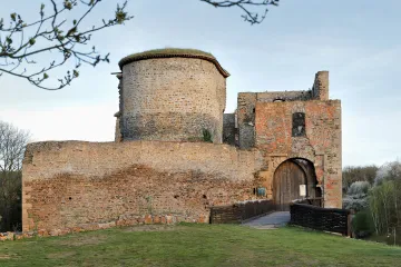 Na hradě Krakovec vystavují Dámu s hranostajem a Seníky v Provence. Obrazy namalovaly vězeňkyně