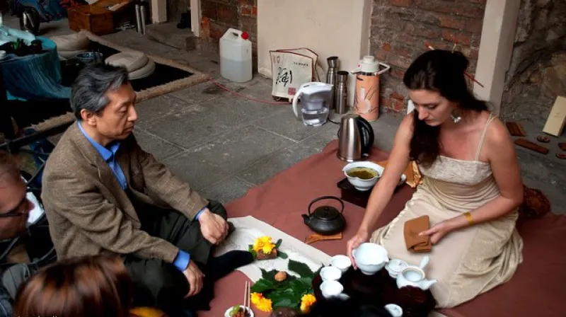 Čajomír Fest / hostitelé