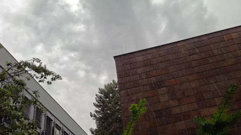 Bouřkový mrak nad Prahou 4