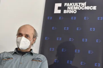 Čeští lékaři vyzkoušeli převratnou buněčnou terapii. Na maraton to není, ale pracuji, popsal pacient