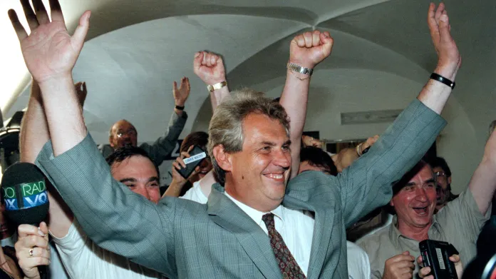 Miloš Zeman po úspěšných volbách pro ČSSD v roce 1996