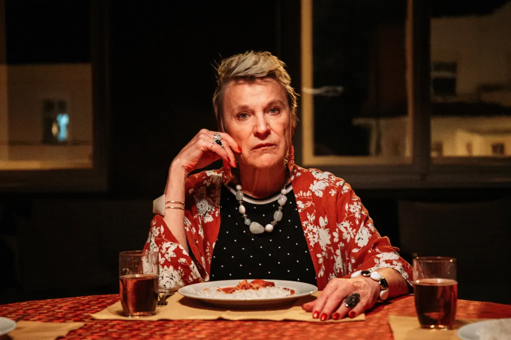 Ocenění pro nejlepší herečku si vysloužila Simona Peková za roli svérázné šedesátnice, která vtrhne do života svého syna a jeho přítelkyně